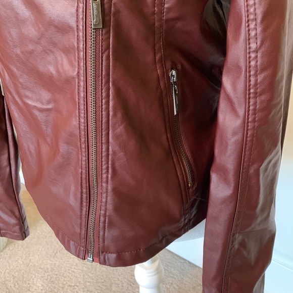 NEW * JOUJOU Burgundy Vegan Leather Jacket Size Medium - Picture 3 of 9